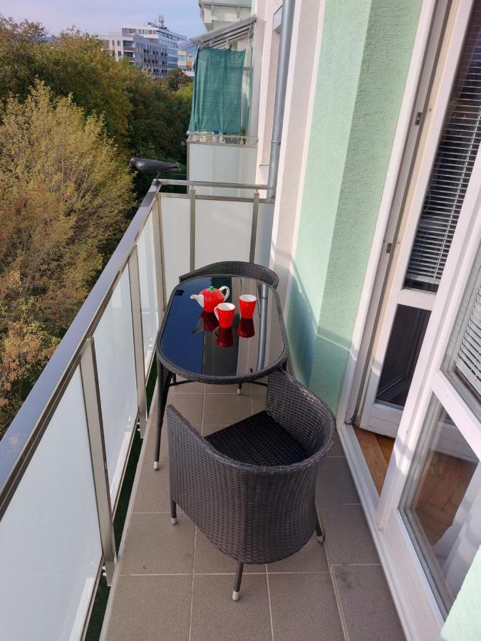 Apartman Merry Bratislava Luaran gambar